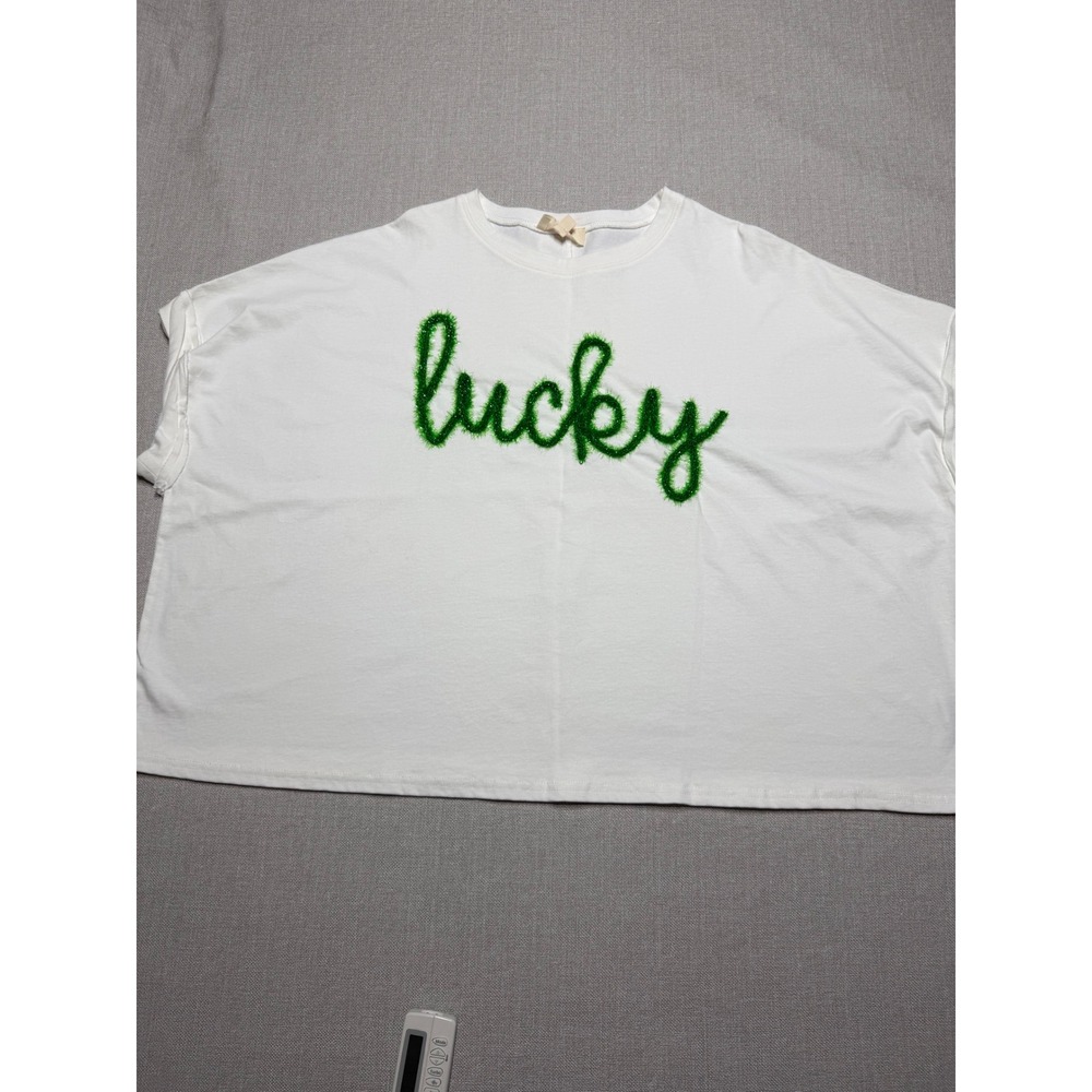 Peach Love California White Lucky Graphic Boxy T-Shirt Green Fuzzy Script Medium